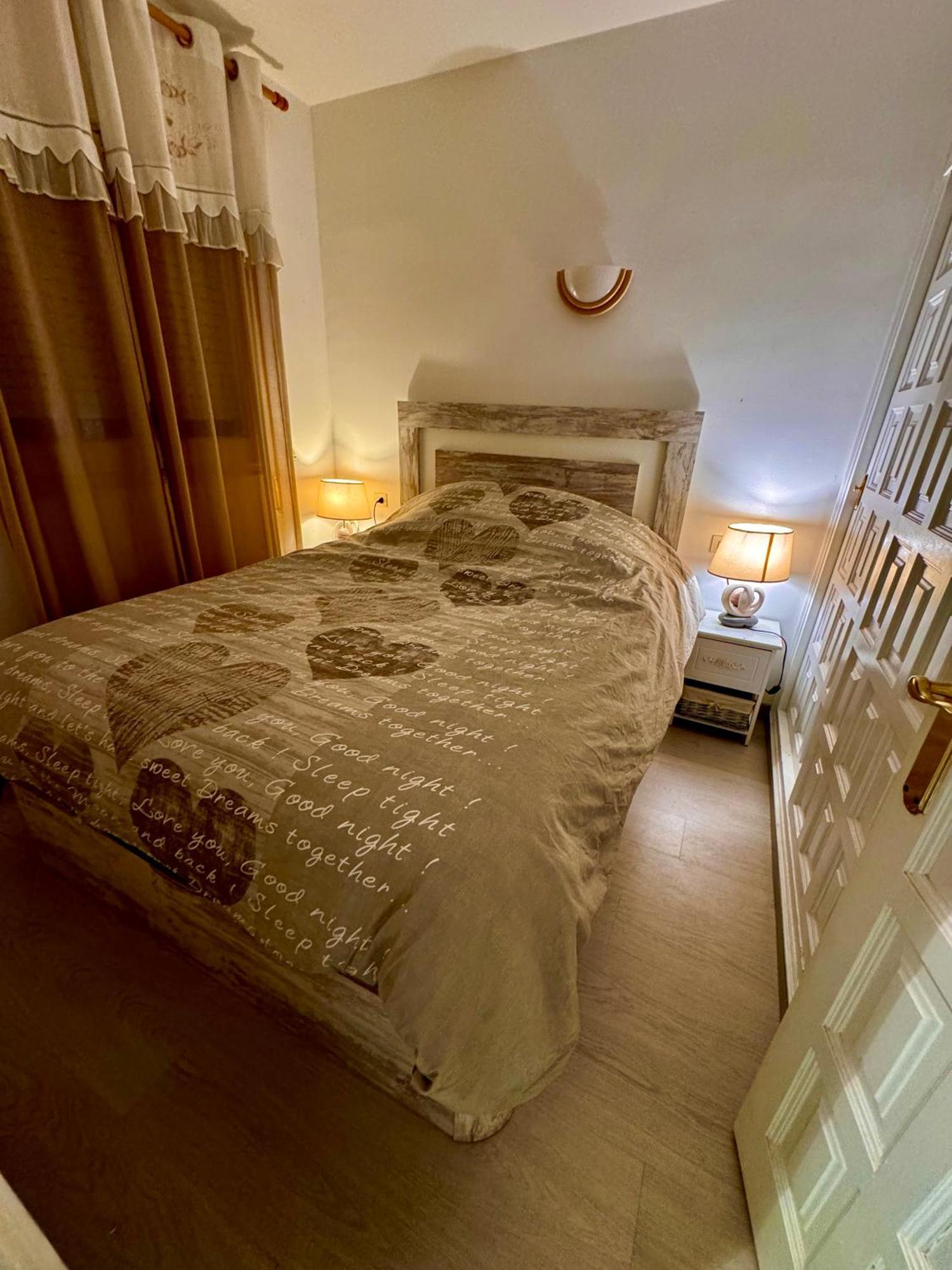 Magnifique Appartement En Front De Mer, Caneylles Roses Eksteriør bilde