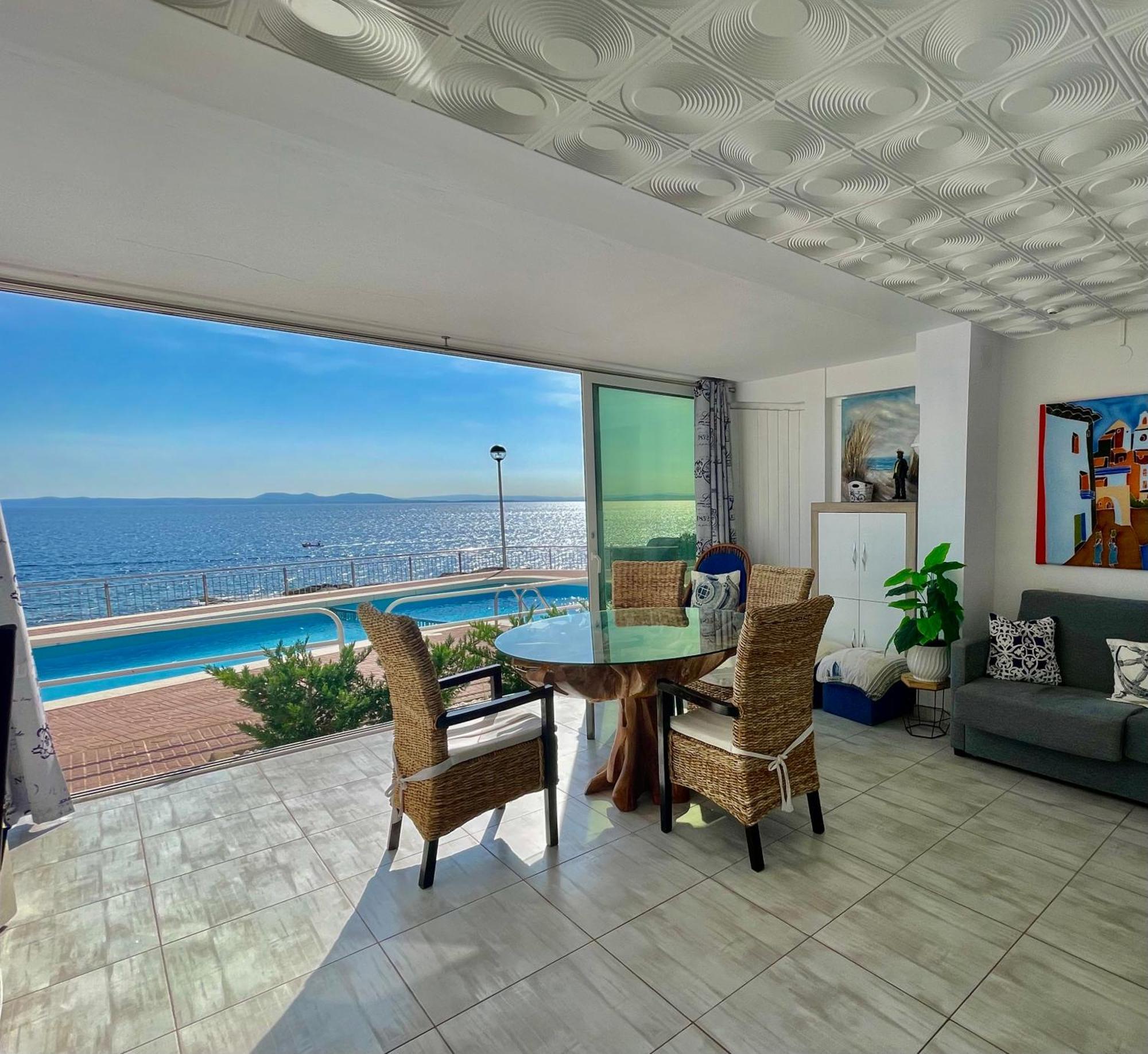 Magnifique Appartement En Front De Mer, Caneylles Roses Eksteriør bilde