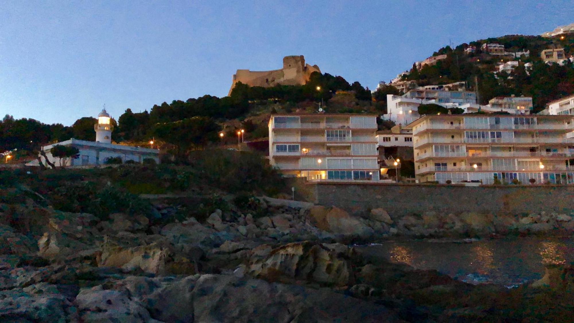 Magnifique Appartement En Front De Mer, Caneylles Roses Eksteriør bilde
