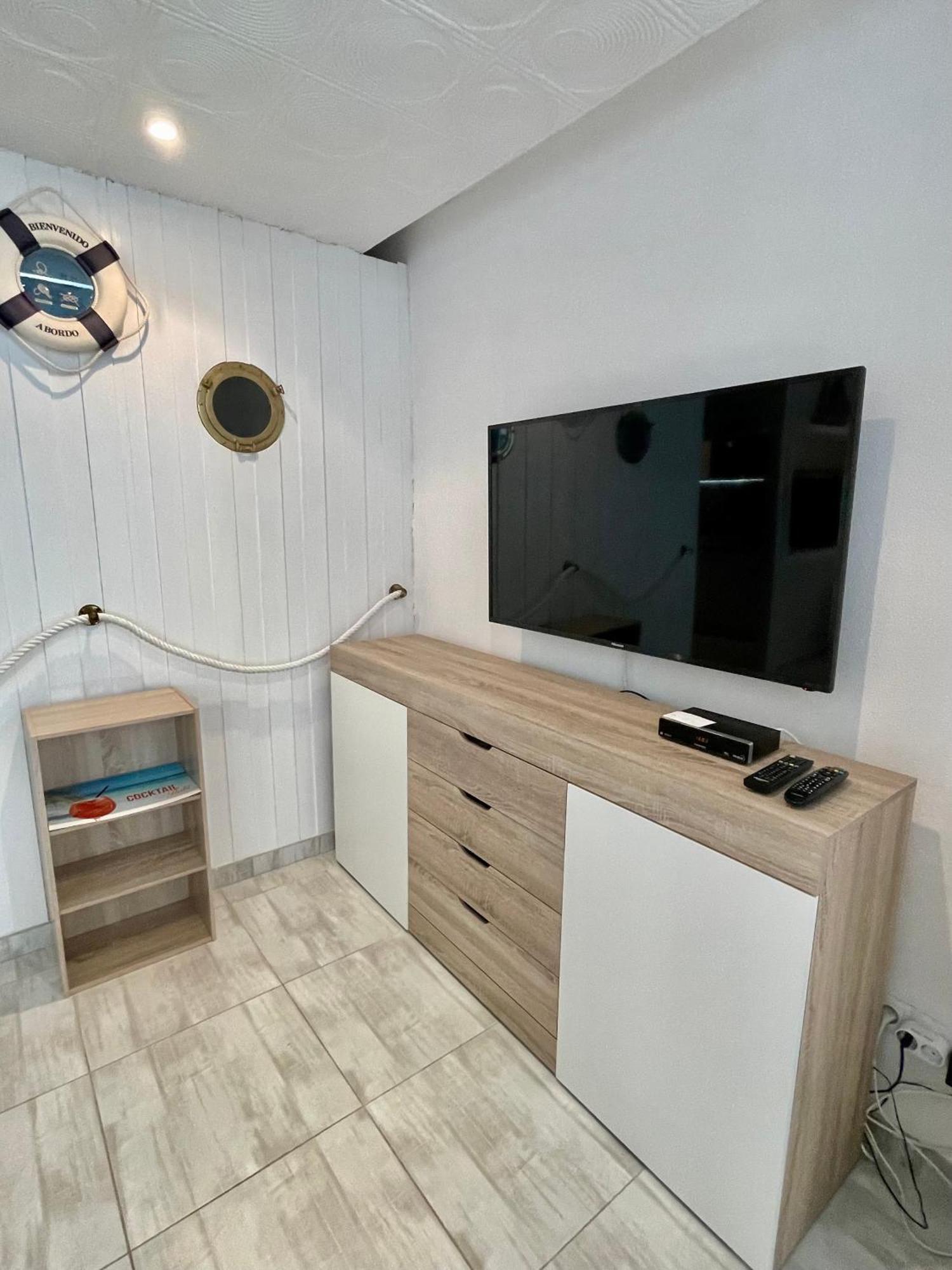 Magnifique Appartement En Front De Mer, Caneylles Roses Eksteriør bilde