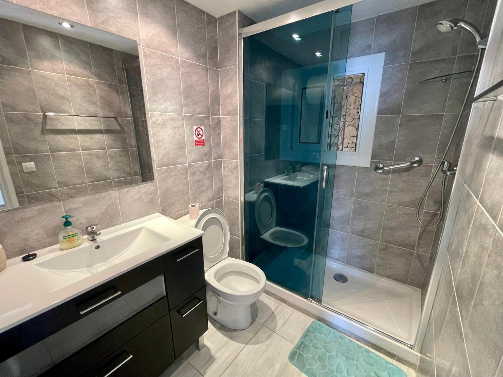 Magnifique Appartement En Front De Mer, Caneylles Roses Eksteriør bilde